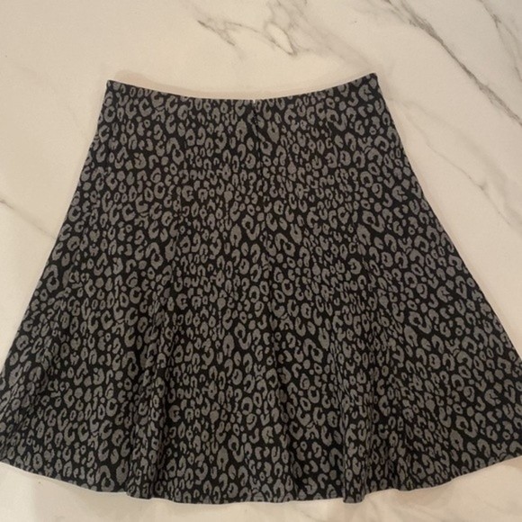 CECE Women's Gray Animal Print Above The Knee A-Line Skirt - Picture 4 of 5